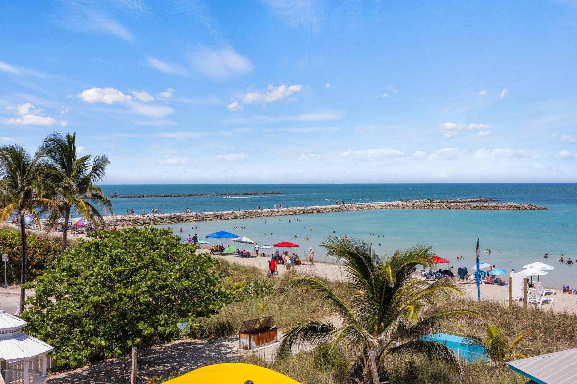 Ocean View Hotel Room With Balcony- King Bed #21 Fort Pierce Buitenkant foto